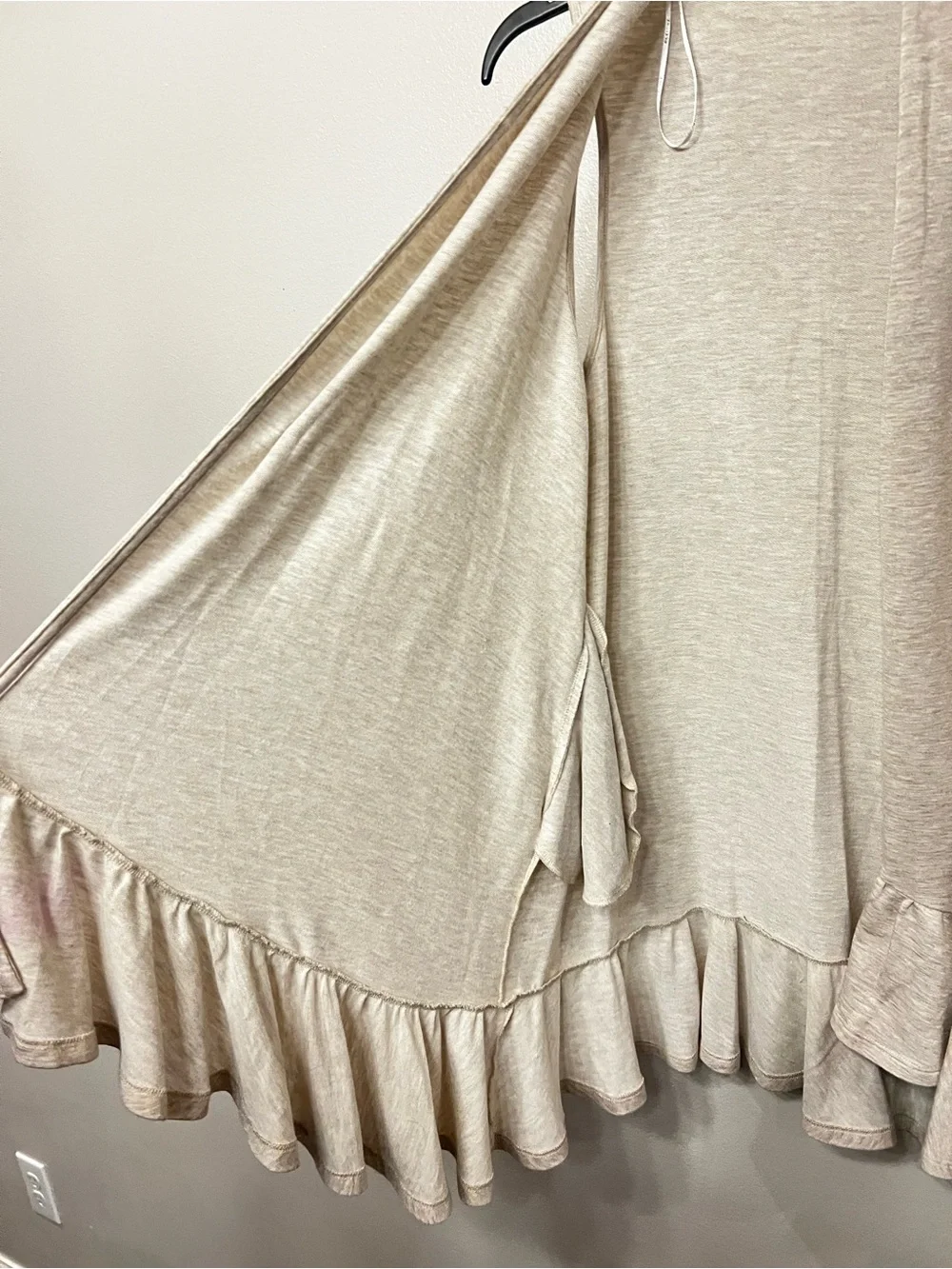 Pleione Cream Oatmeal Heather Ruffle Hem Open Front Cascade‎ Vest Minimalist